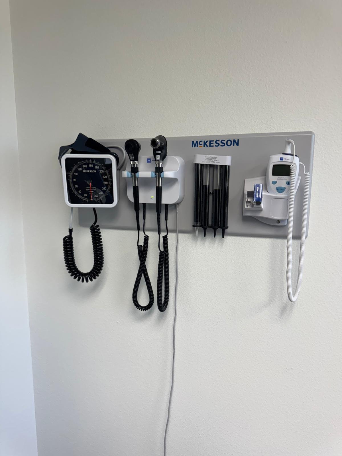 Oasis Medical Group clinic — Vista, CA (photo 21)