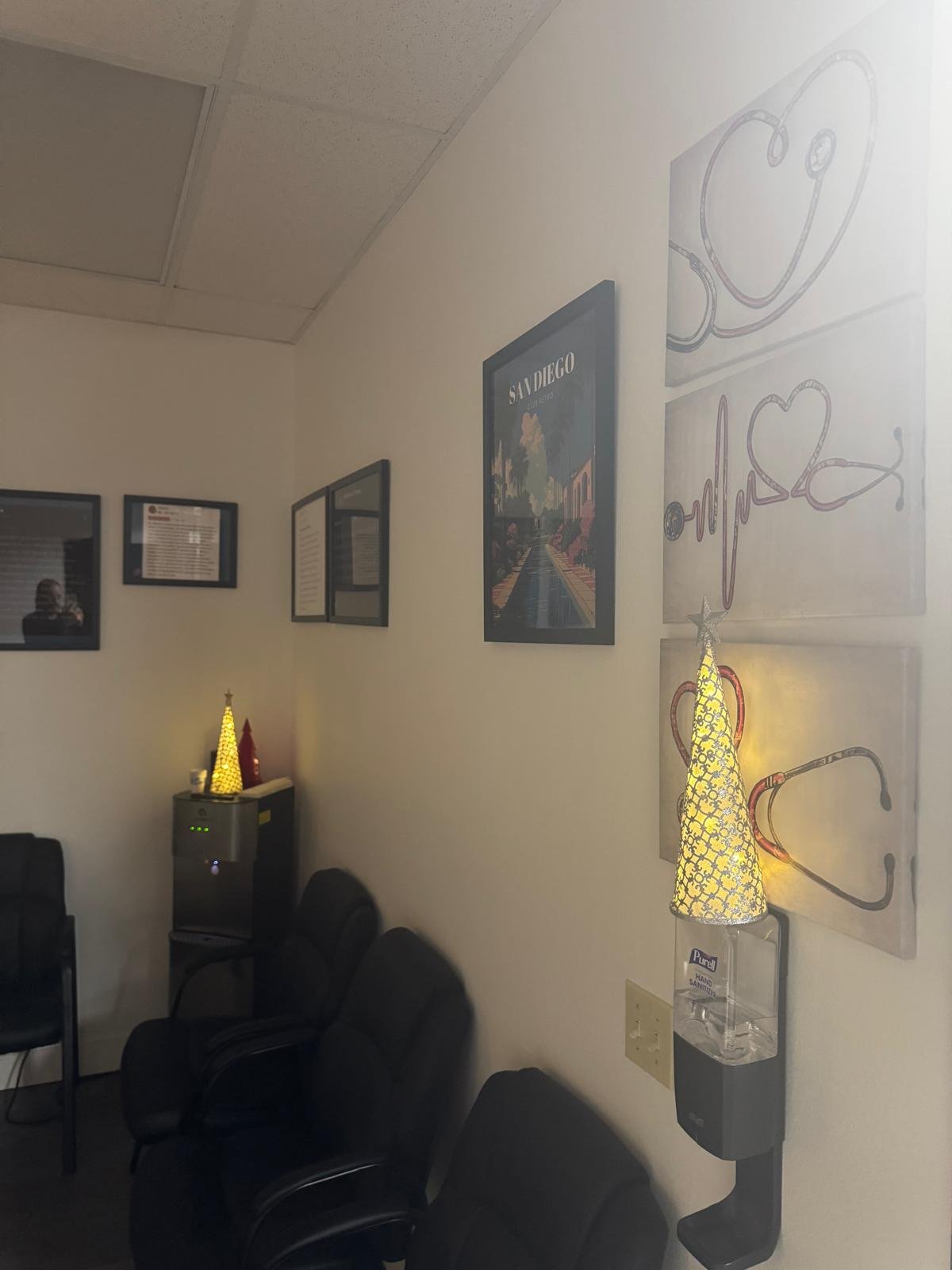 Oasis Medical Group clinic — Vista, CA (photo 24)